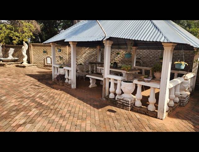 3 BEDROOM HOUSE FOR SALE IN HILLSIDE